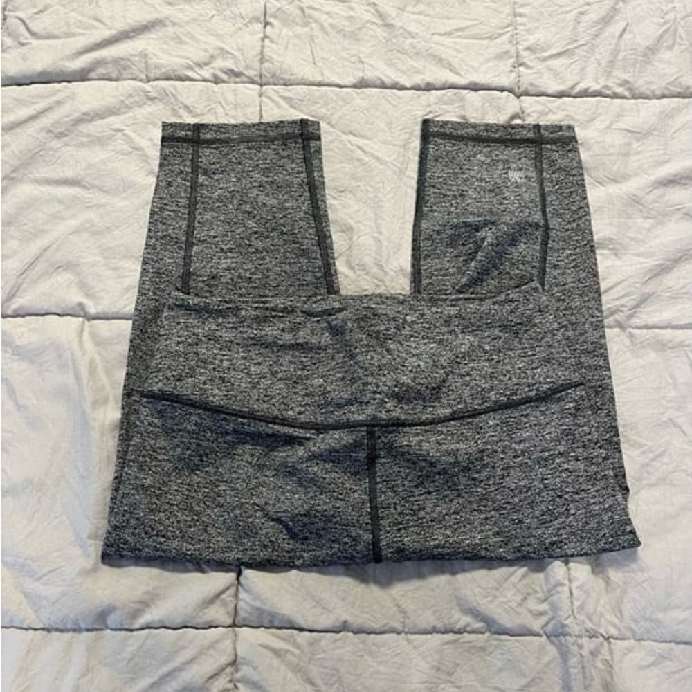 NWOT Victoria's Secret VSX Sport Knockout Capri Leggings - Picture 3 of 7
